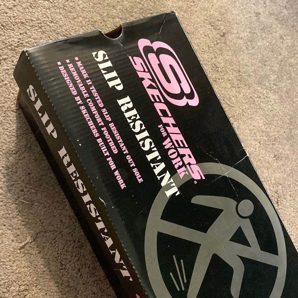 Brand new Skechers slip resistant work shoes size 9